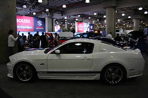 Shelby - Shelby GT350 vista laterale